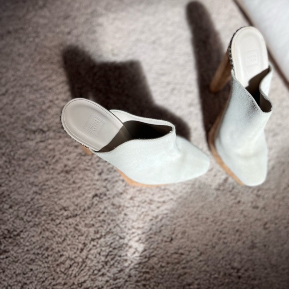 Herve leger white suede platform heels. Size 8. Brand new! - Picture 5 of 11